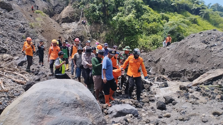 Satu Korban Tertimbun Longsor Blitar Kembali Ditemukan Meninggal Dunia