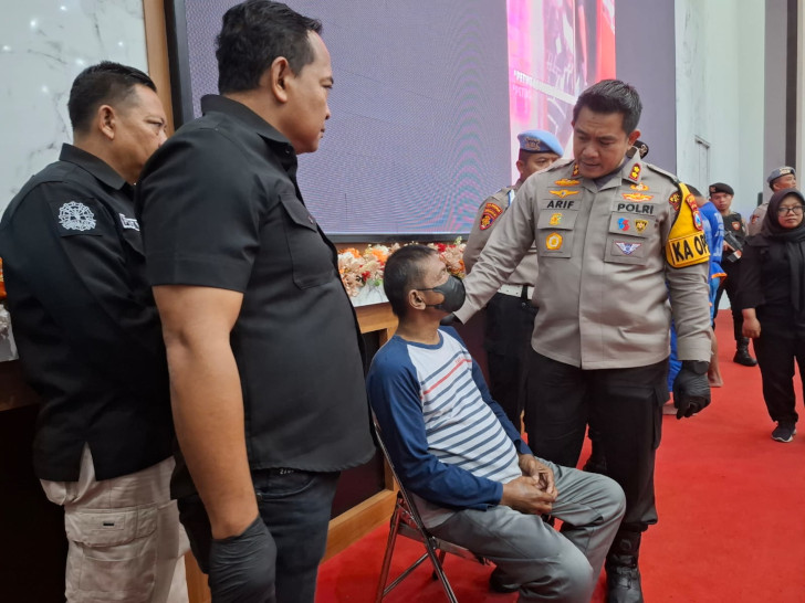 Jelang Ramadan, Polres Blitar Grebek Produsen Miras Ilegal Yang Berkedok Toko Jamu