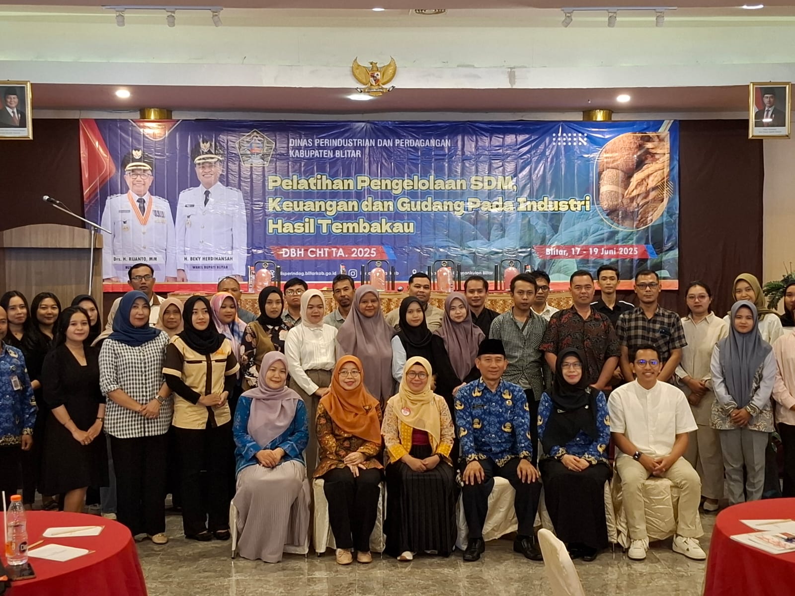 Disperindag Kabupaten Blitar Sasar Puluhan Industri Rokok kecil Ikuti Pelatihan Pengelolaan SDM, Keuangan dan Gudang Industri Tembakau Hasil Cukai 8 IMG 20250617 WA0031