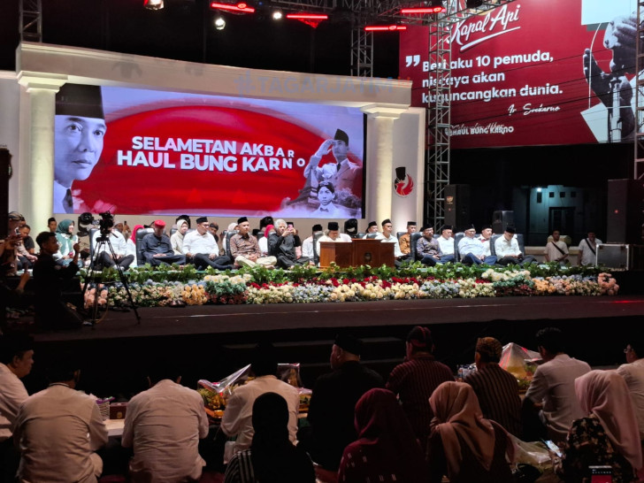 Puncak Haul 55 Bung Karno, Pemkot Blitar Gelar Selamatan Akbar 5000 Ambeng 3 Puncak Haul 55 Bung Karno, Pemkot Blitar Gelar Selamatan Akbar 5000 Ambeng