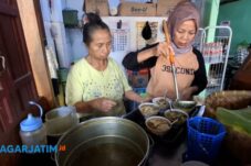 Mencecap Nikmat dan Gurihnya Sop Ayam Kampung Blitar Legendaris 1 Mencecap Nikmat dan Gurihnya Sop Ayam Kampung Blitar Legendaris