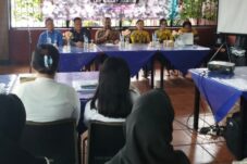 Disnaker Kabupaten Blitar Latih 8 Perempuan Keterampilan Barbershop dari Dana Cukai