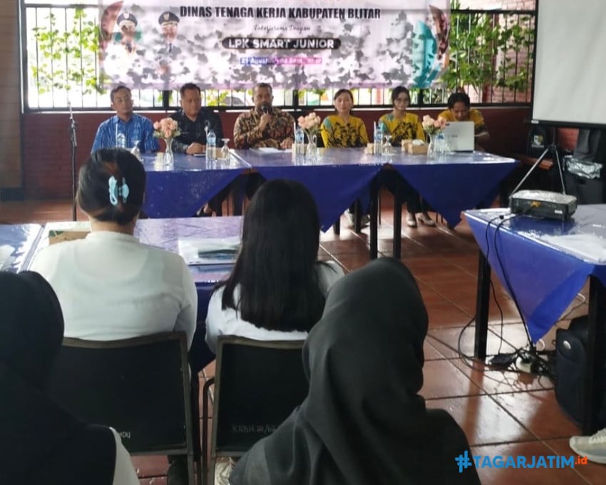 Disnaker Kabupaten Blitar Latih 8 Perempuan Keterampilan Barbershop dari Dana Cukai