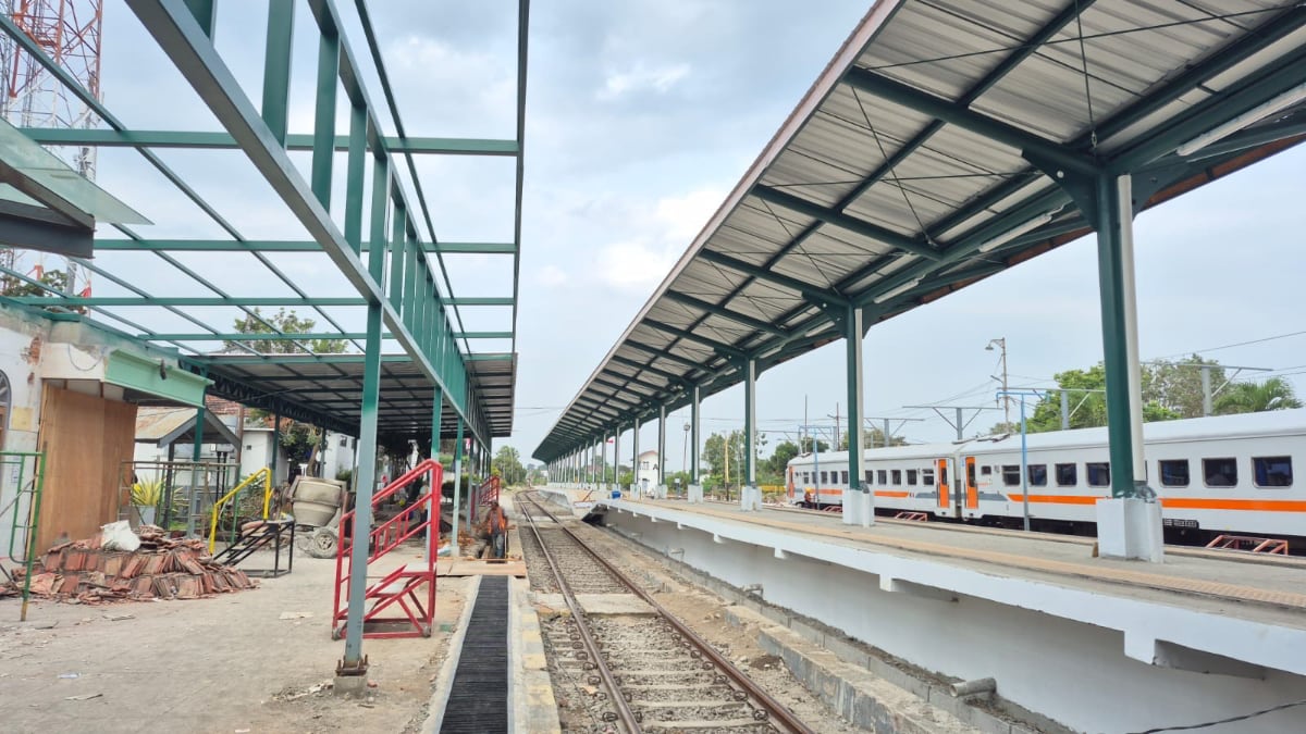 Tingkatkan Pelayanan, Stasiun Blitar Daop 7 Madiun, Bangun Peron Tinggi dan Over Capping