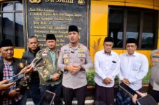 Gelombang Masa Serang Mapolres Blitar Kota, Ratusan Diamankan, Belasan Polisi Terluka 9 Kapolres Blitar Kota AKBP Tutys Yudho Uly saat memberikan keterangan kepada wartawan di Mapolres Blitar Kota (Novianto, tagarjatim.id)