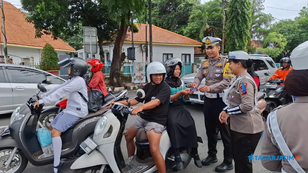 Ini Bentuk Edukasi Ops Zebra 2025 Kepada Pelanggar Lalin ala Petugas Satlantas Polres Blitar