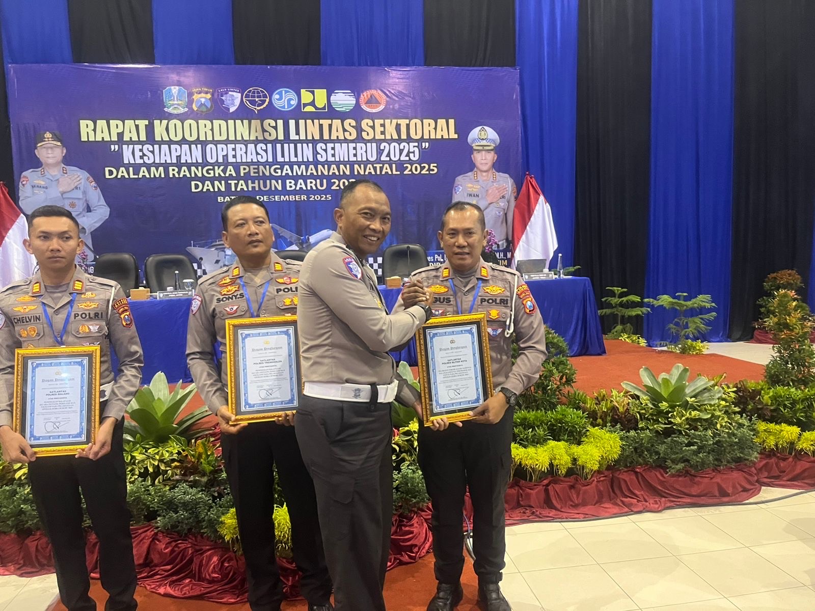 29f20518 1f77 480c 88a9 5606ea767956