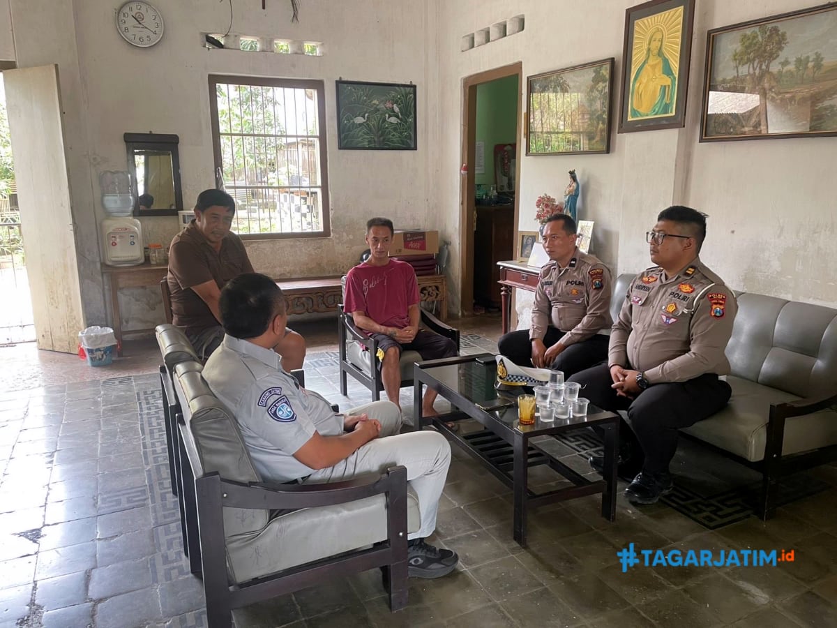 Ops Keselamatan Semeru 2026, Satlantas Polres Blitar Jemput Bola Santuni Korban Kecelakaan