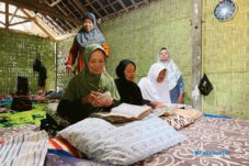 Mendalami Ilmu Agama ala Pondok Ramadan Janda Lansia Blitar